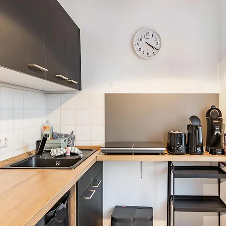 Nahe Airport Ber Maisonettewohnung דירה *