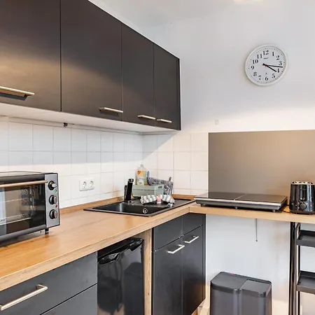 Nahe Airport Ber Maisonettewohnung דירה