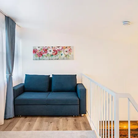 Nahe Airport Ber Maisonettewohnung דירה שונפלד