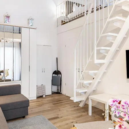 Nahe Airport Ber Maisonettewohnung *