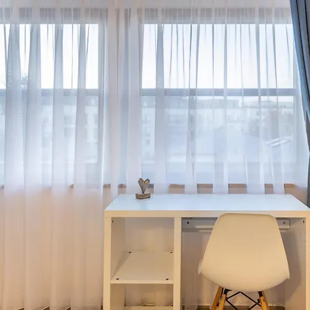 Nahe Airport Ber Maisonettewohnung Apartamento *