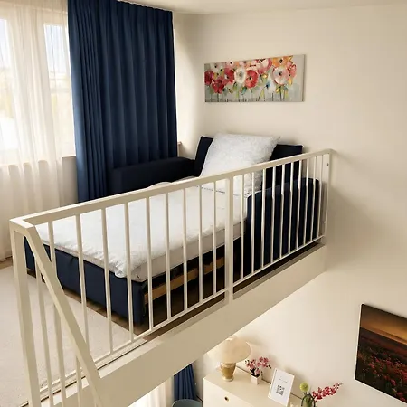 Nahe Airport Ber Maisonettewohnung *